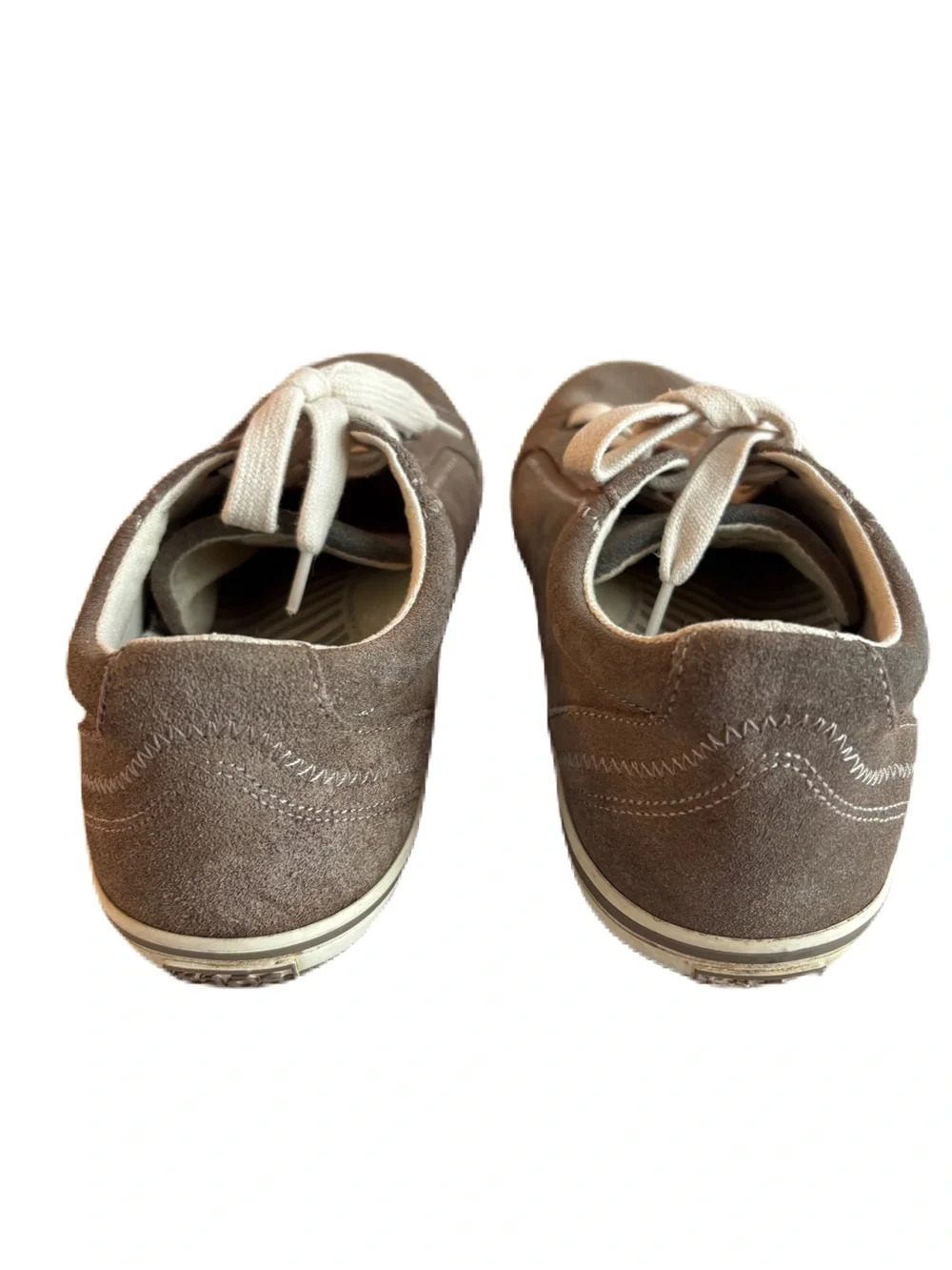 Taos Women's Retro Star Brown Suede Sneaker Size 9.5